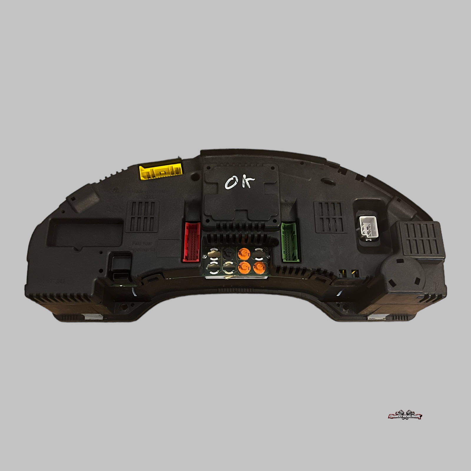 Audi A8 D2 VFl Tacho Kombiinstrument 4D0919033M Km werden individuell angepasst