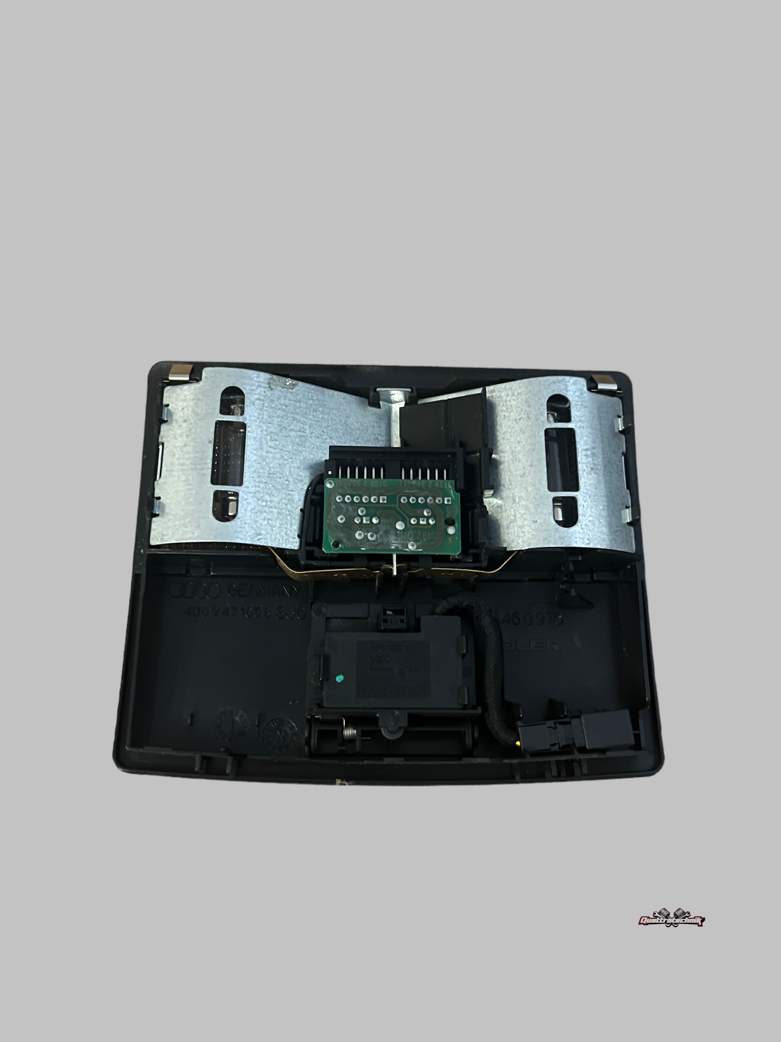 Audi A8 D2 A6 4B Innenraumleuchte Telematik 4B0947105B SJO Innenleuchte Schwarz Soul