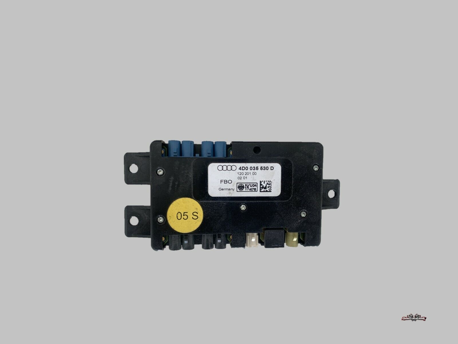Audi A8 S8 W12  A6 RS6 S6 A4 A3 RS4 S4 Antennenverstärker 4D0035530D