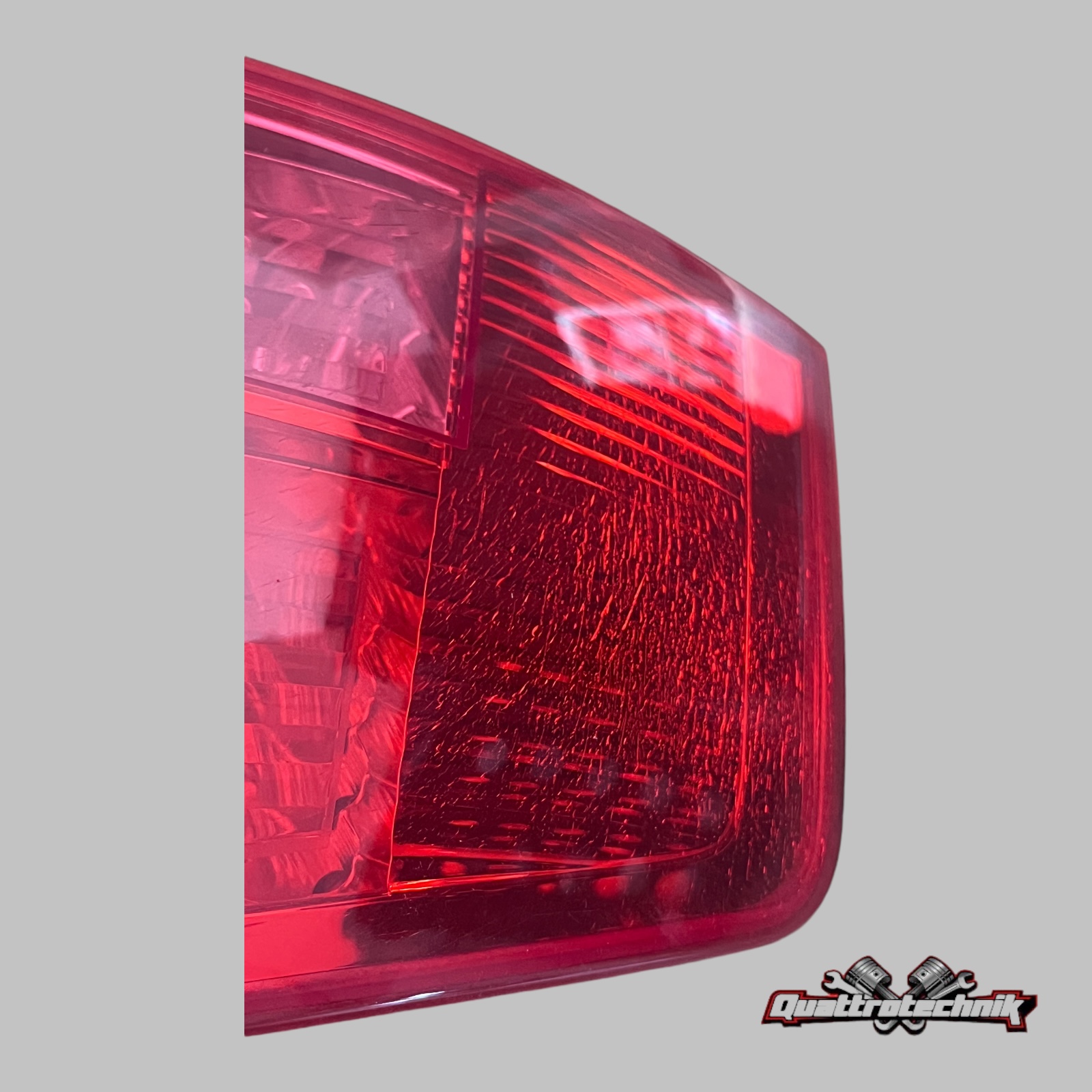 AUDI A8 S8 W12 Rückleuchte hinten links aussen 4E0945095C