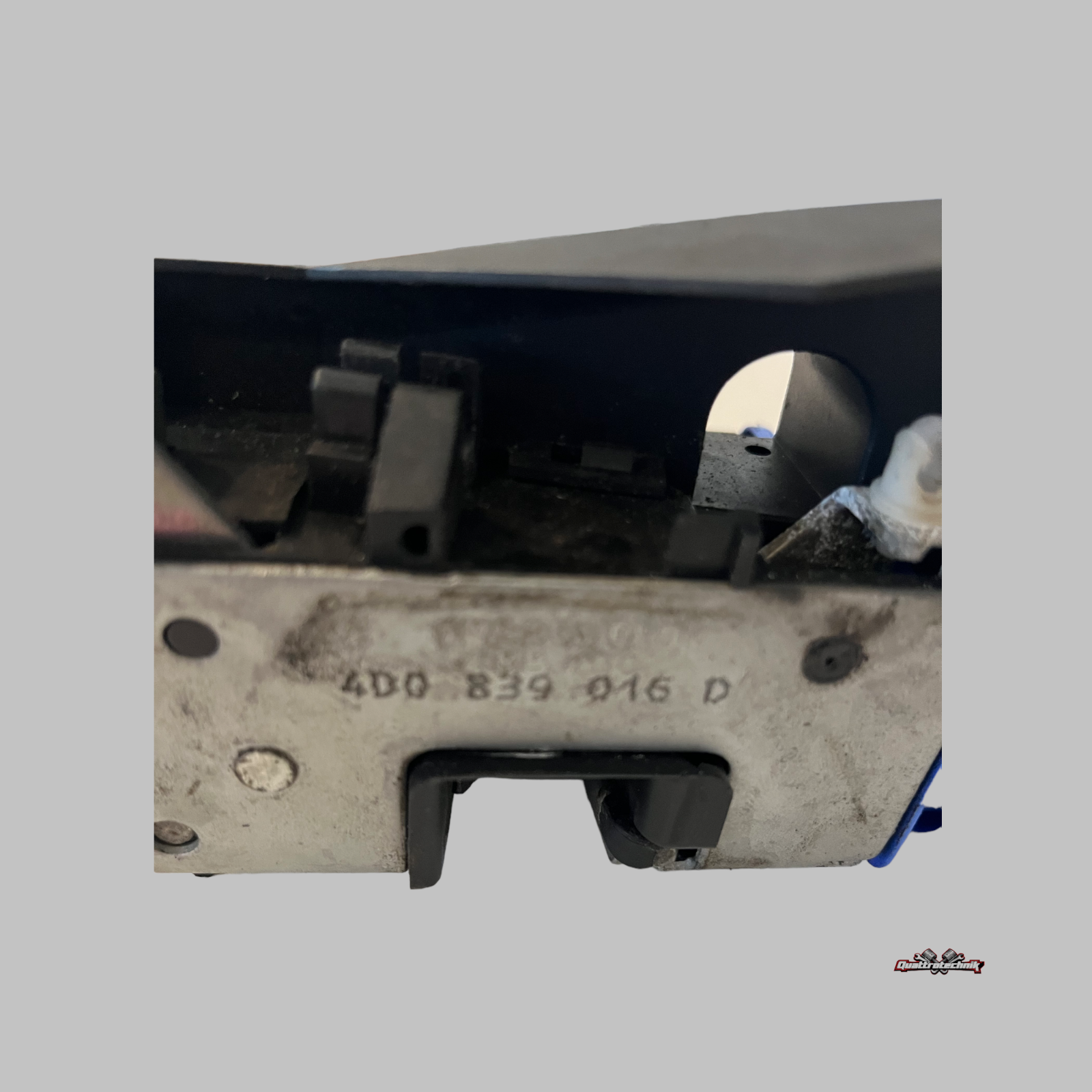 Original Audi A4 B5 8D A8 S8 D2 4D Türschloss rechts hinten 4D0839016D