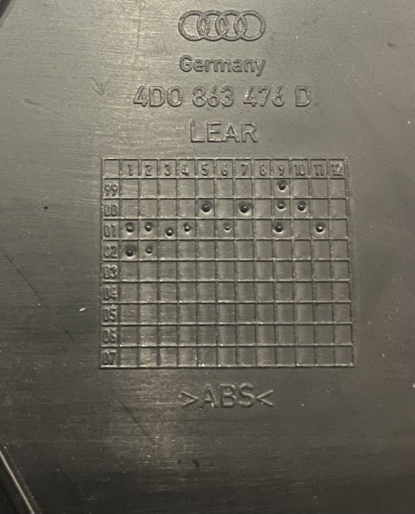 Audi A8 S8 D2 Verkleidung Deckel Kofferraum Batteriefach 4D0863476D 4D0868865G
