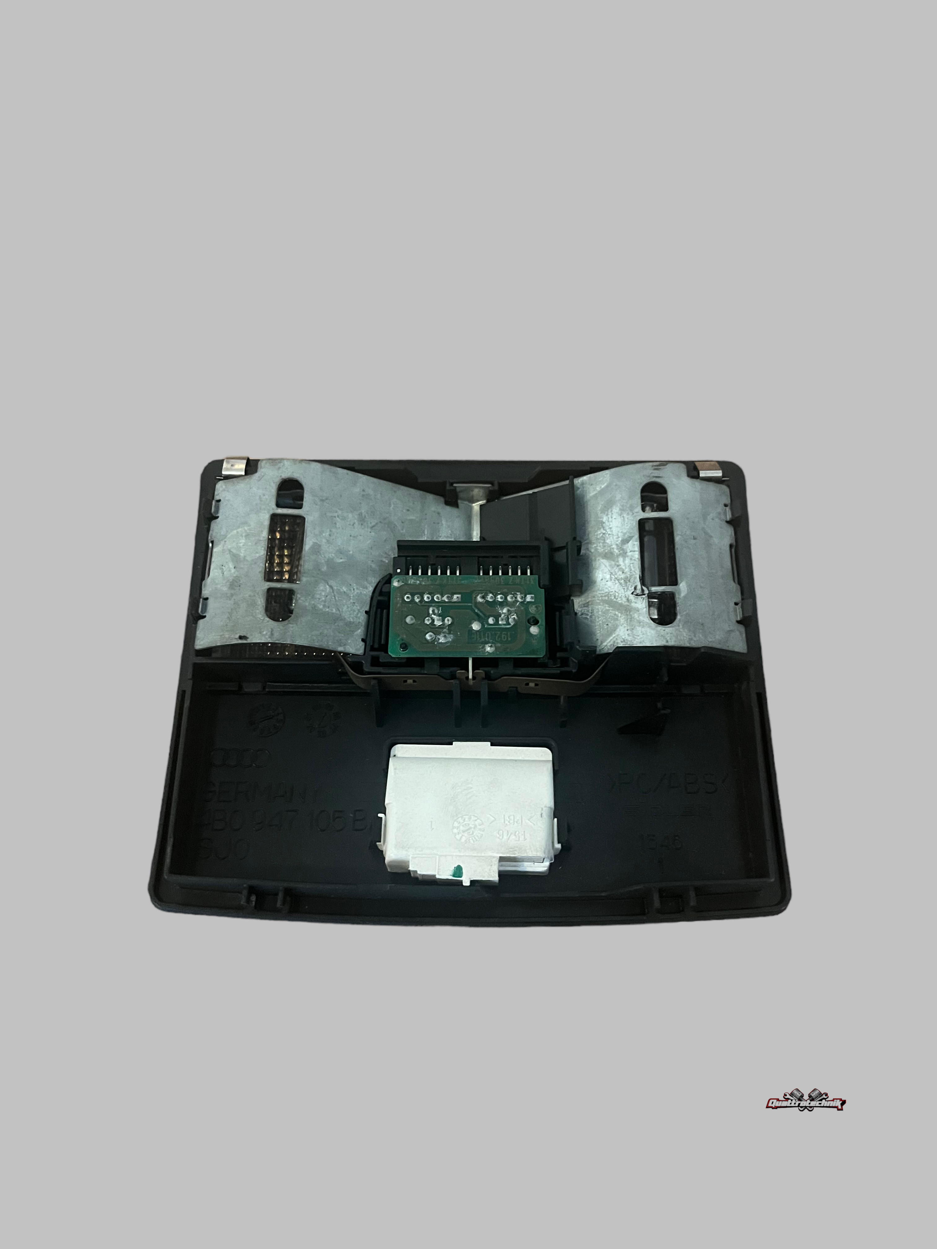 Audi A8 D2 A6 4B Innenraumleuchte Airbag 4B0947105B Innenleuchte Schwarz Soul