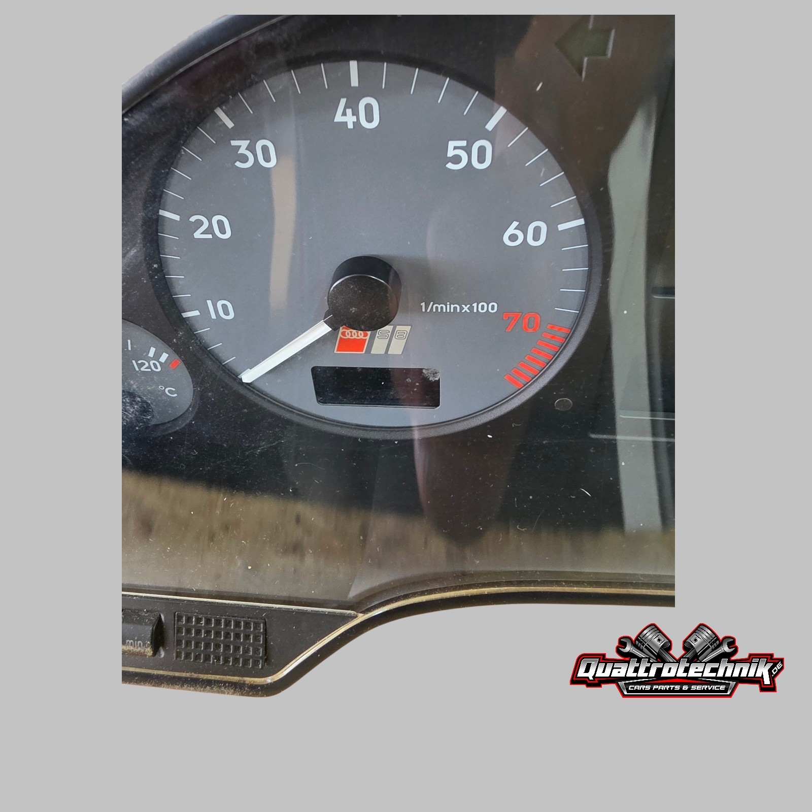 Audi S8 D2 4D Kombiinstrument Tacho 300 km/h – 4D0 919 033 BD
