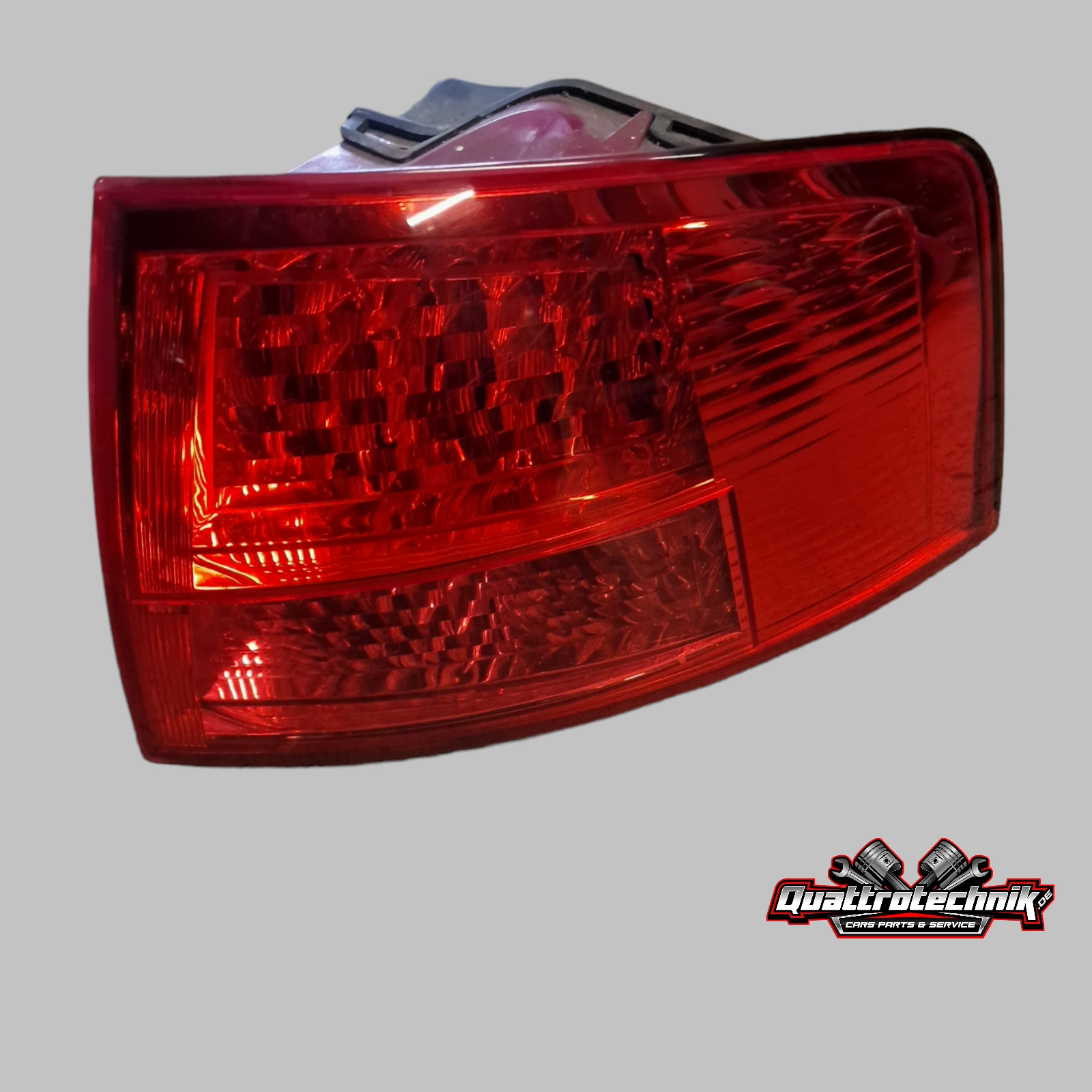 Audi A8 W12 S8 4E  D3 Rückleuchte Heckleuchte rechts LED  4E0945096C