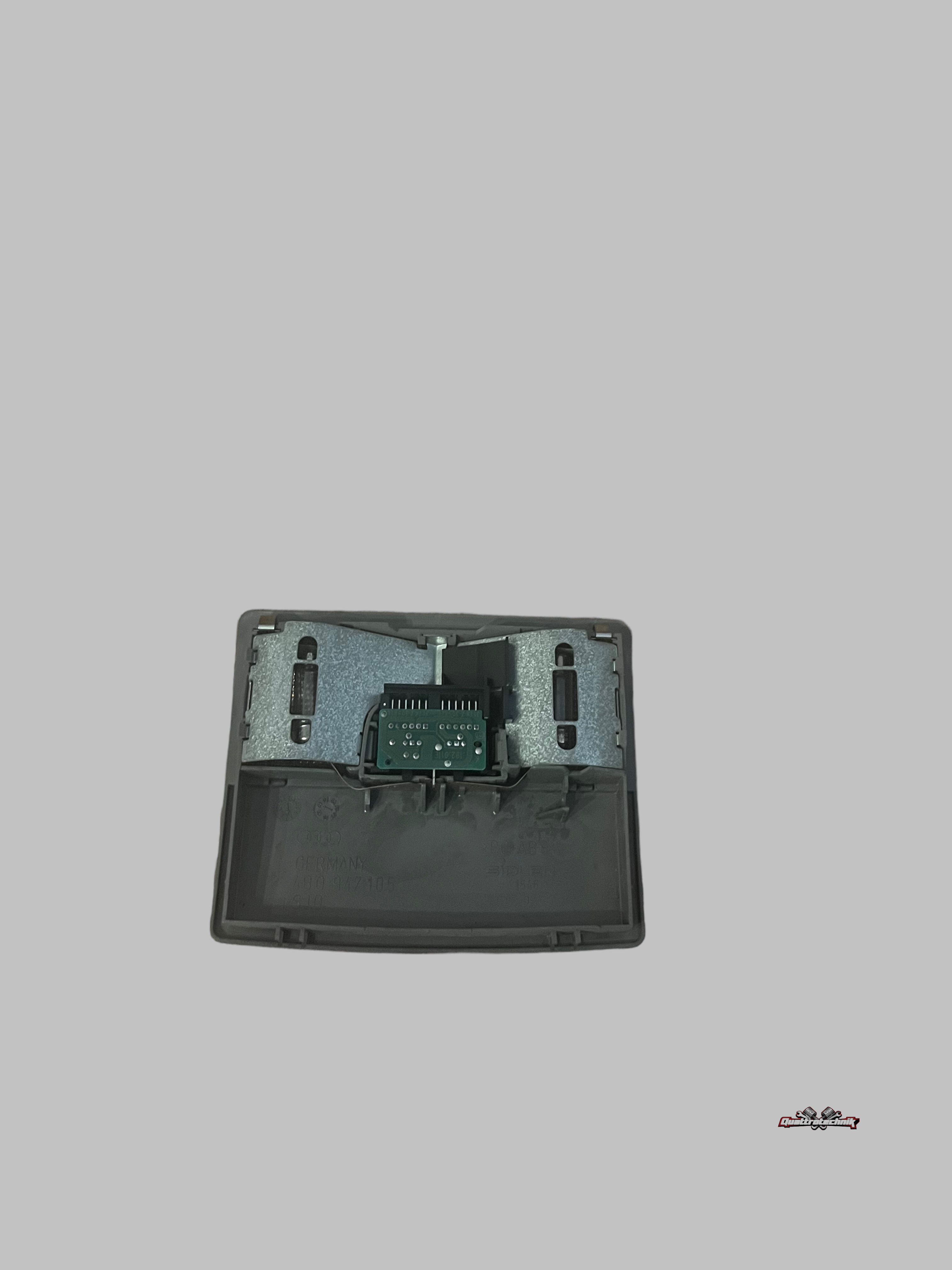 Audi A8 D2 A6 4B Innenraumleuchte 4B0947105 Innenleuchte Hellgrau Platin