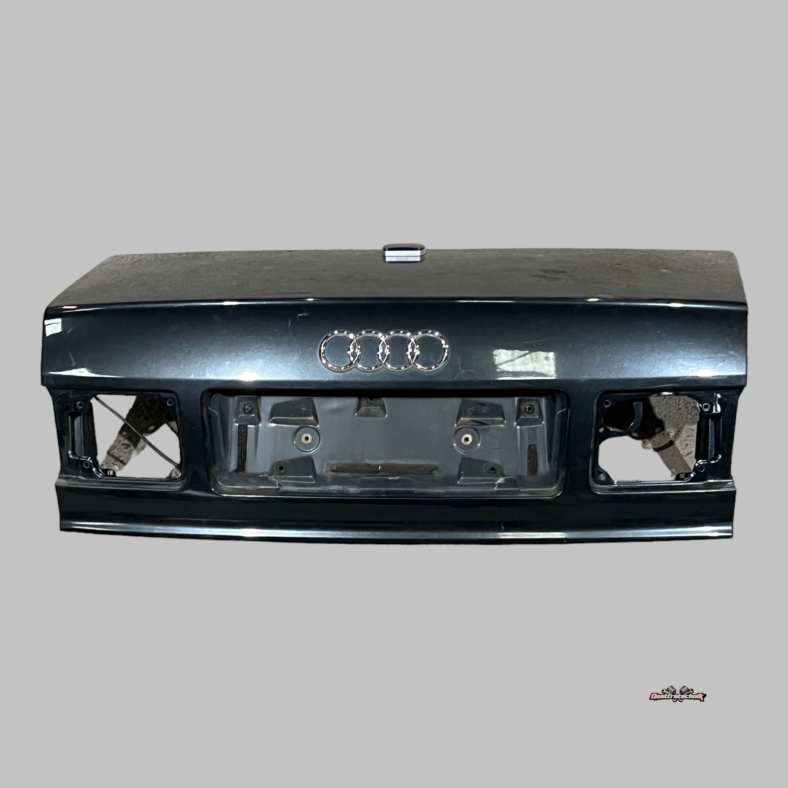 Original Audi A8 D2 94-02 Heckklappen 4D0827023N für Navi-Antenne