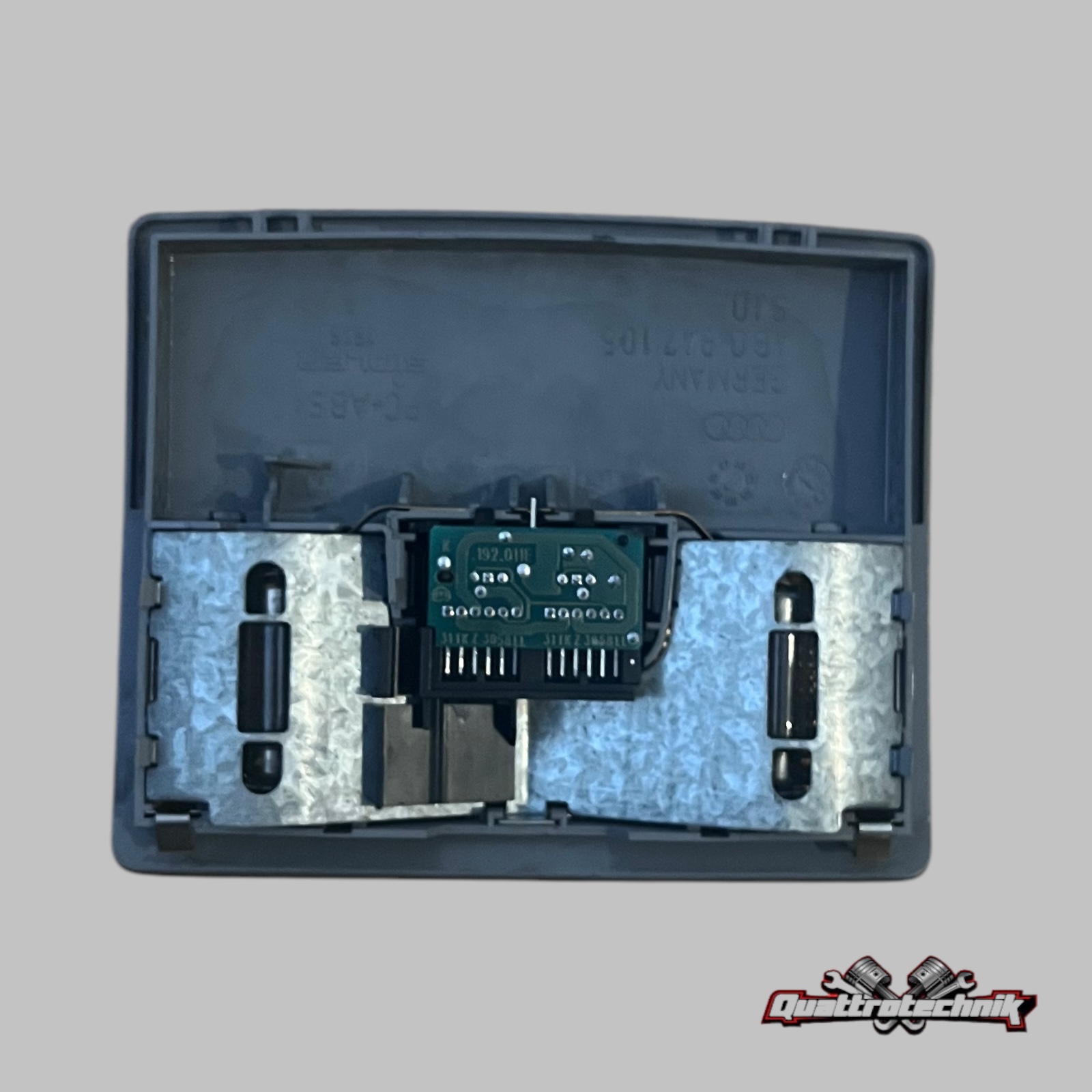 Audi A8 D2 A6 4B Innenraumleuchte 4B0947105 Innenleuchte Dunkelgrau Swing