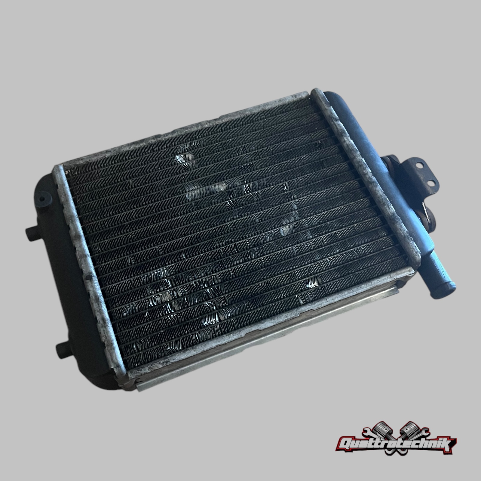 Audi RS6 4F 5.0 Zusatzkühler Kühlmittelkühler rechts 4F0121212J