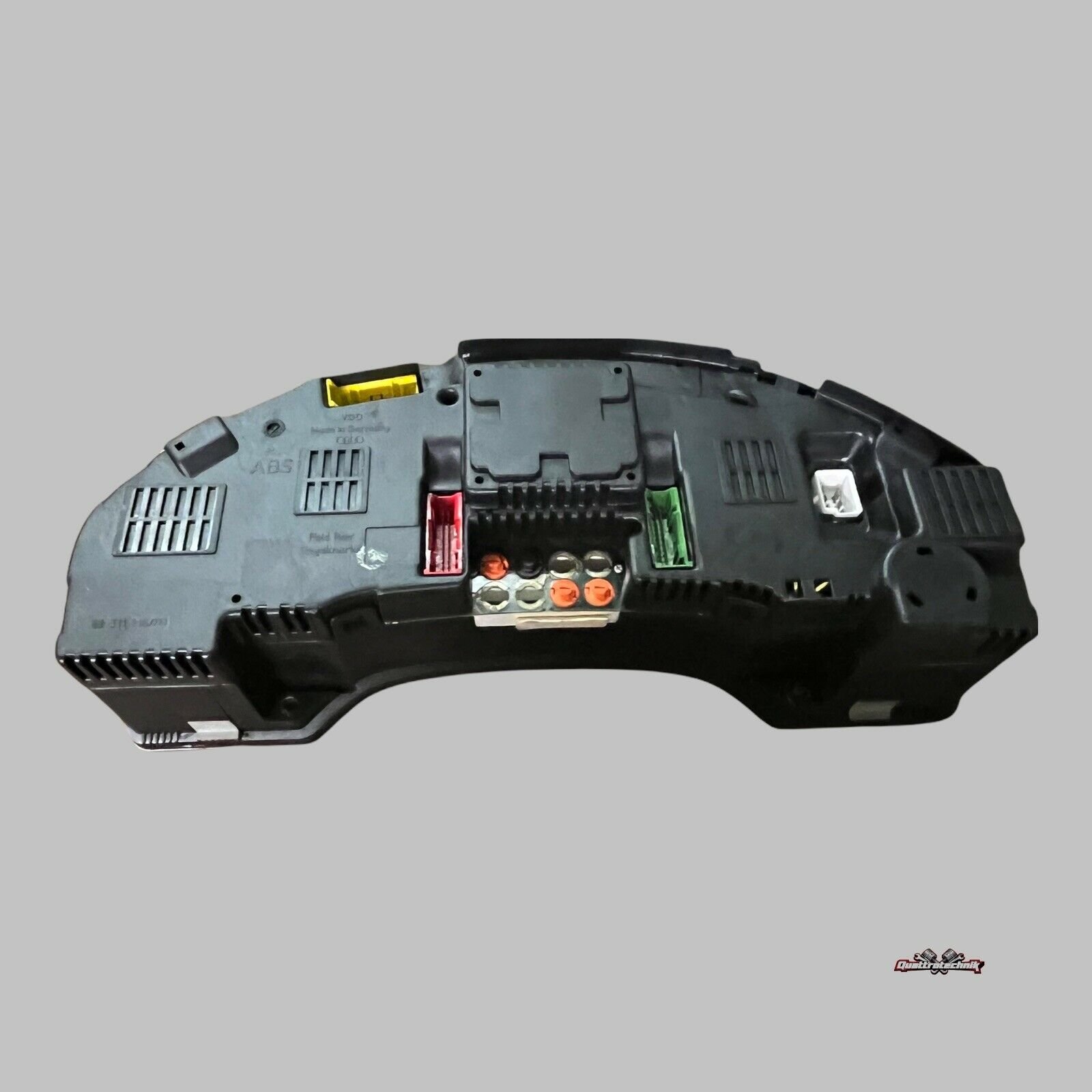 Audi A8 D2 VFl Tacho Kombiinstrument 4D0919033F Km werden individuell angepasst
