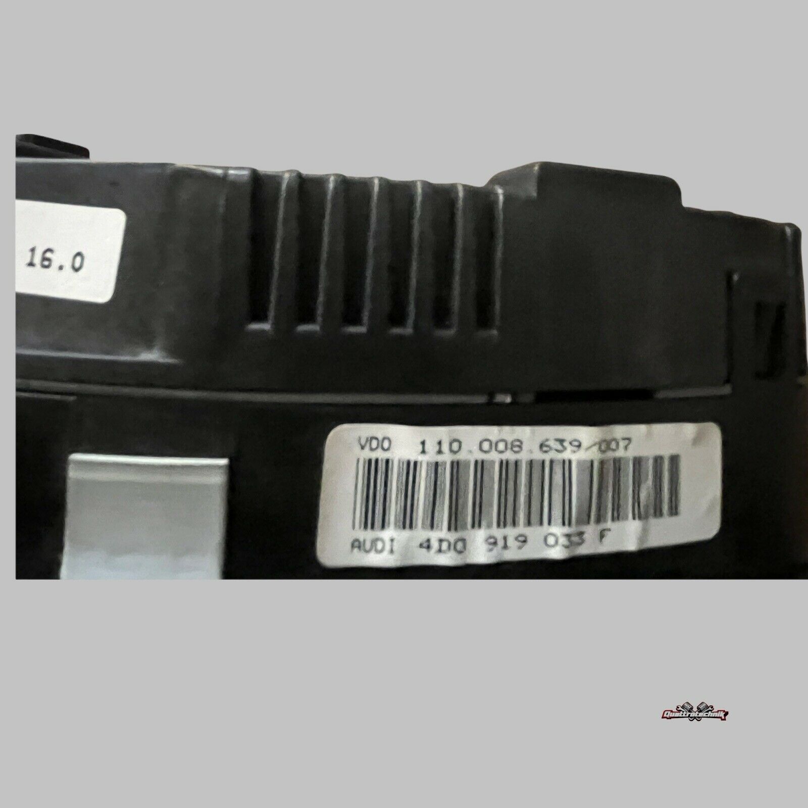 Audi A8 D2 VFl Tacho Kombiinstrument 4D0919033F Km werden individuell angepasst
