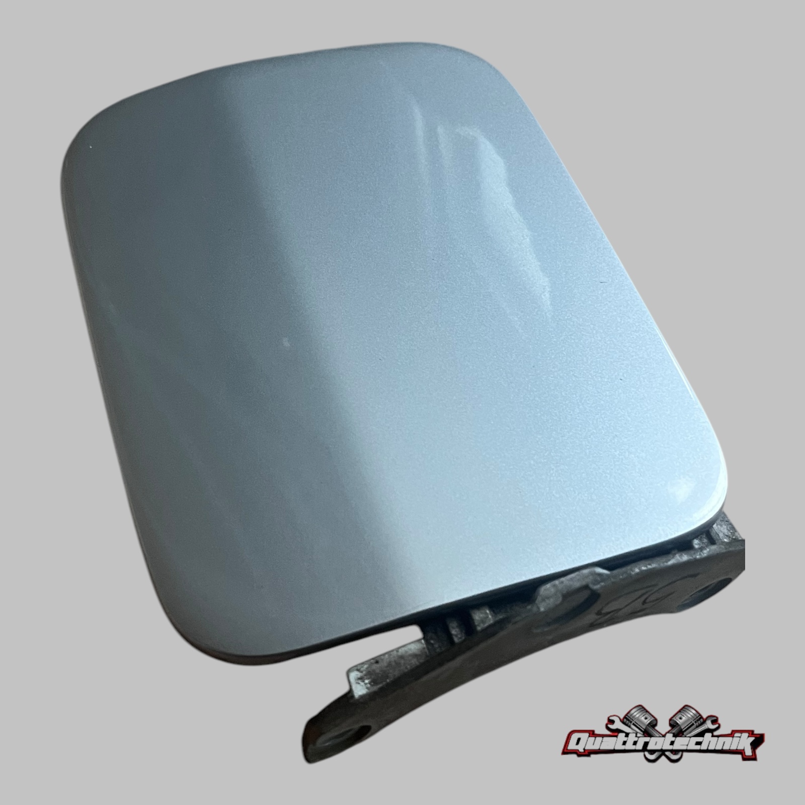 Audi A8 S8 D2 4D Tankklappe Tankdeckel Deckel 4D0809905B LY7W Lichtsilber  94-02