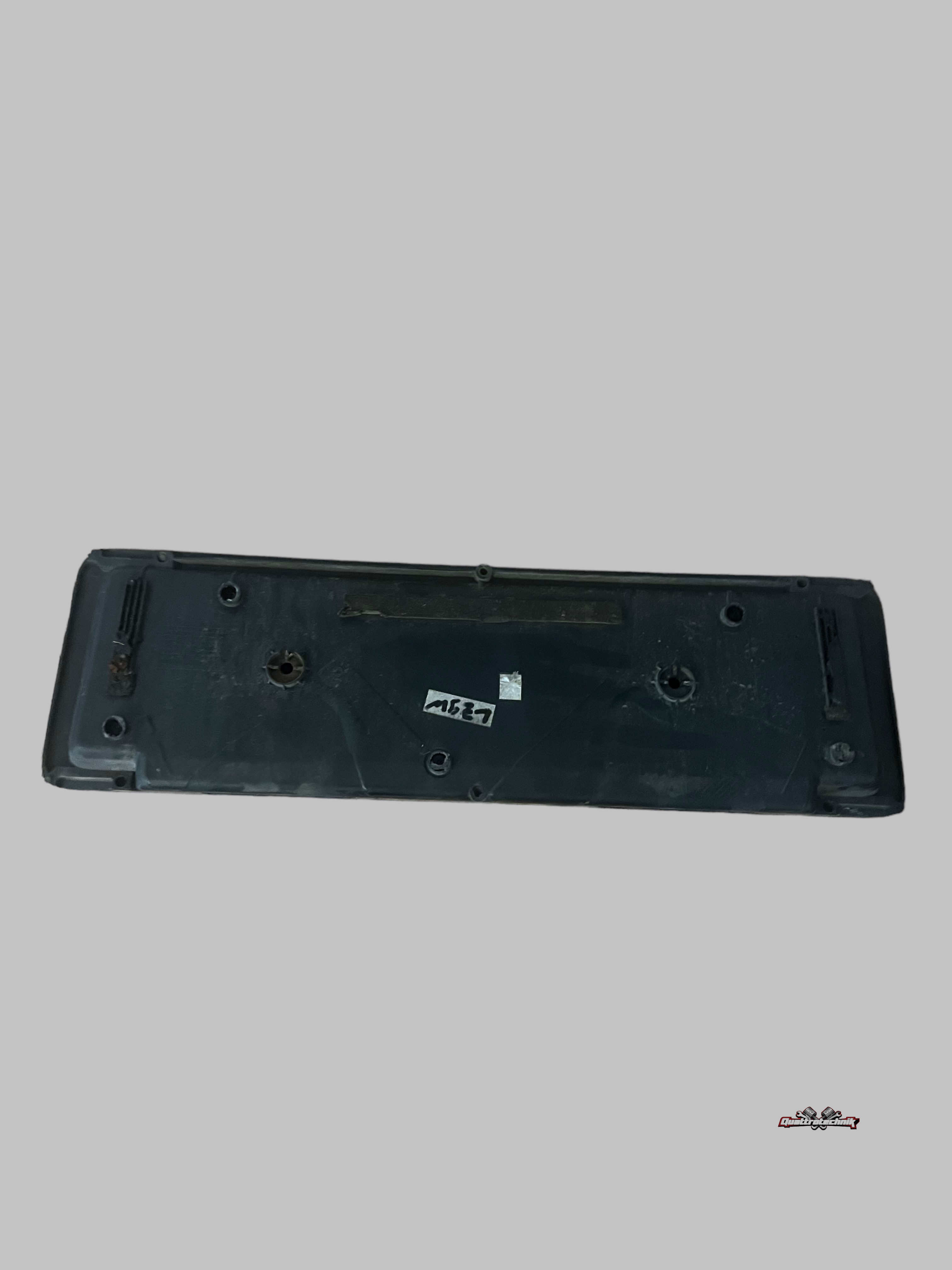Audi A8 S8 D2 Kennzeichenhalter hinten LZ9W Ebonyschwarz 4D0853465B