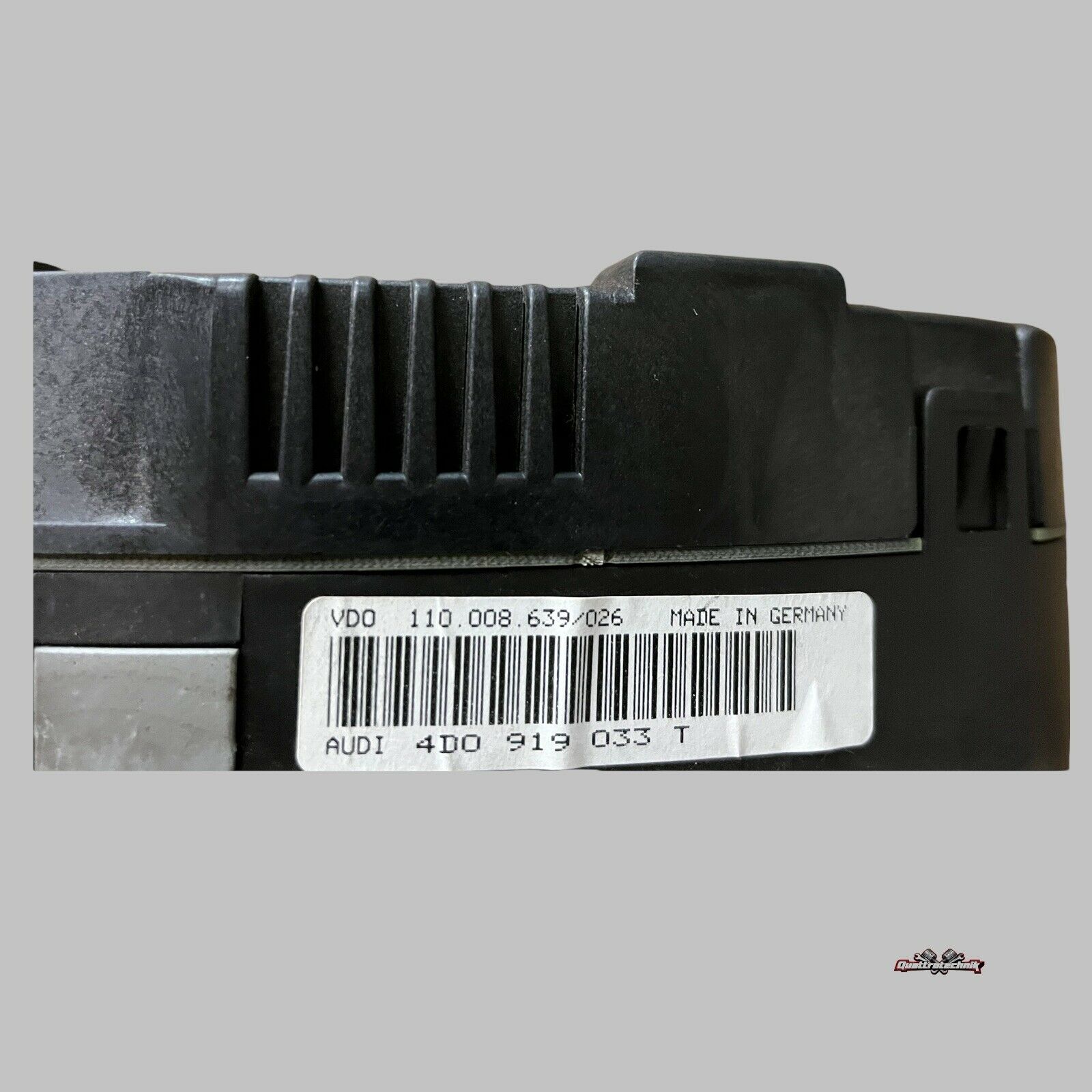 Audi A8 D2 VFl Tacho Kombiinstrument 4D0919033T Km werden individuell angepasst