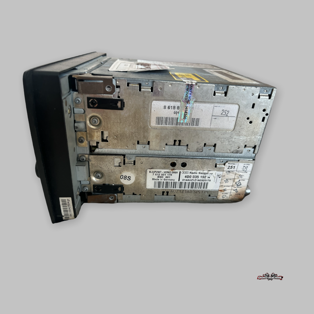 Audi A8 S8 W12 D2 ab 99´ Navigationssystem Radio Navi 4D0035192N mit Code