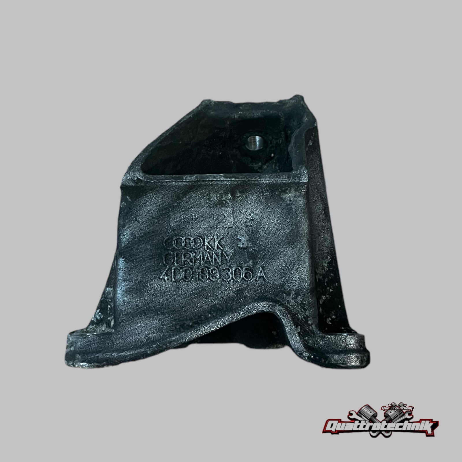 Audi A8 D2 2.5 TDI AFB AKN AKE Motorhalter Stütze rechts 4D0199306A