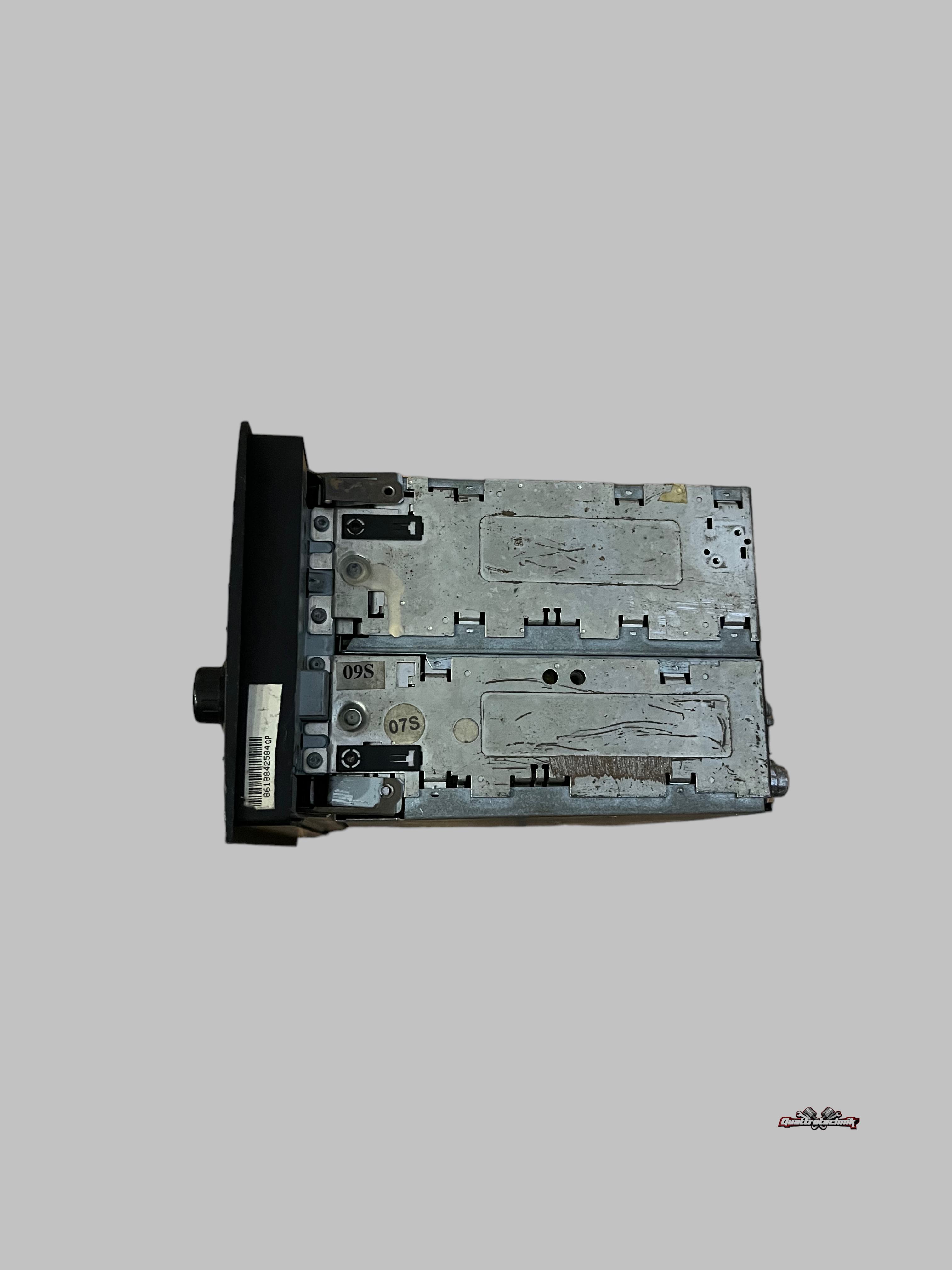 Audi A8 S8 W12 D2 Navigationssystem Radio Navi 4D0035192E ab 99 mit Code