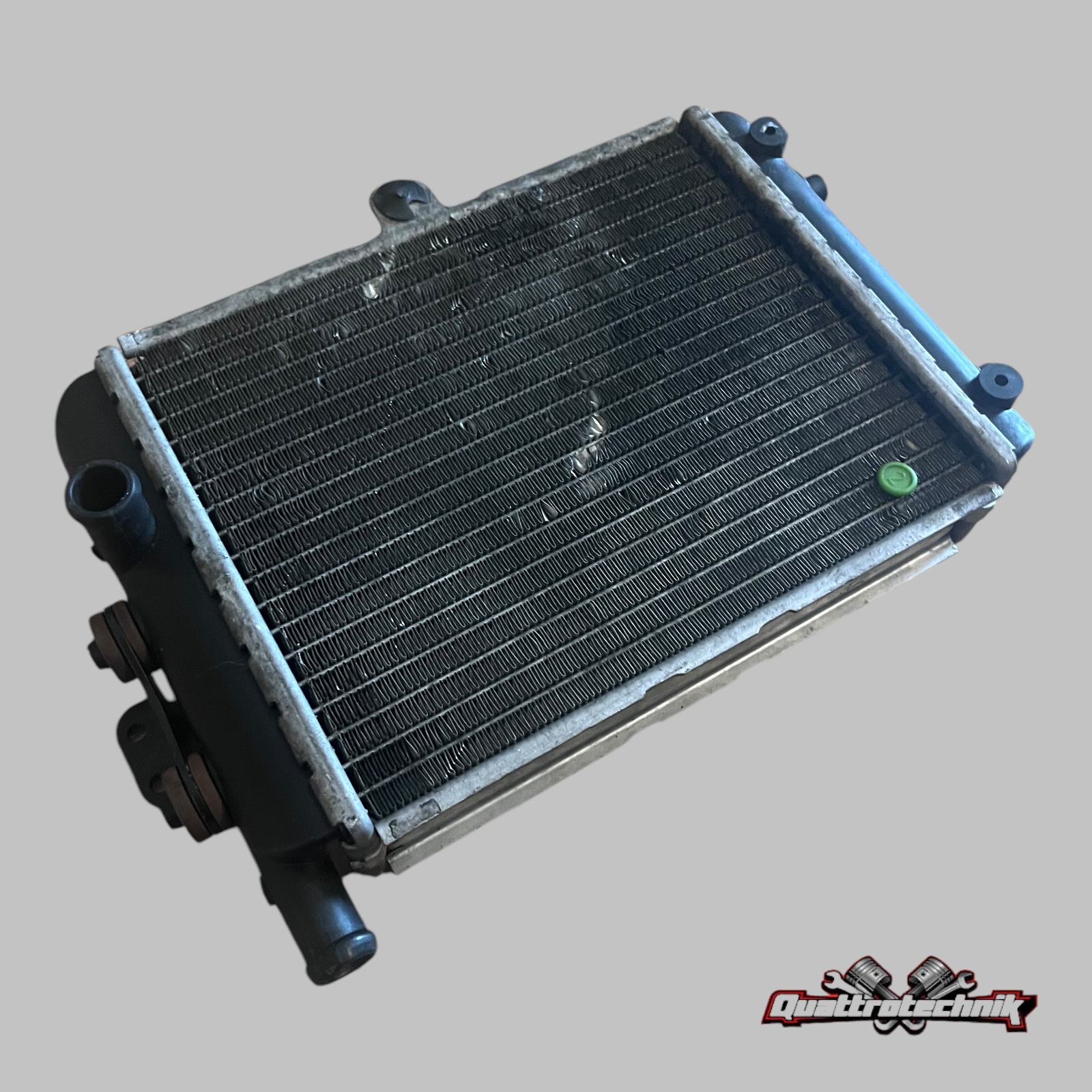 Audi RS6 4F 5.0 Zusatzkühler Kühlmittelkühler rechts 4F0121212J
