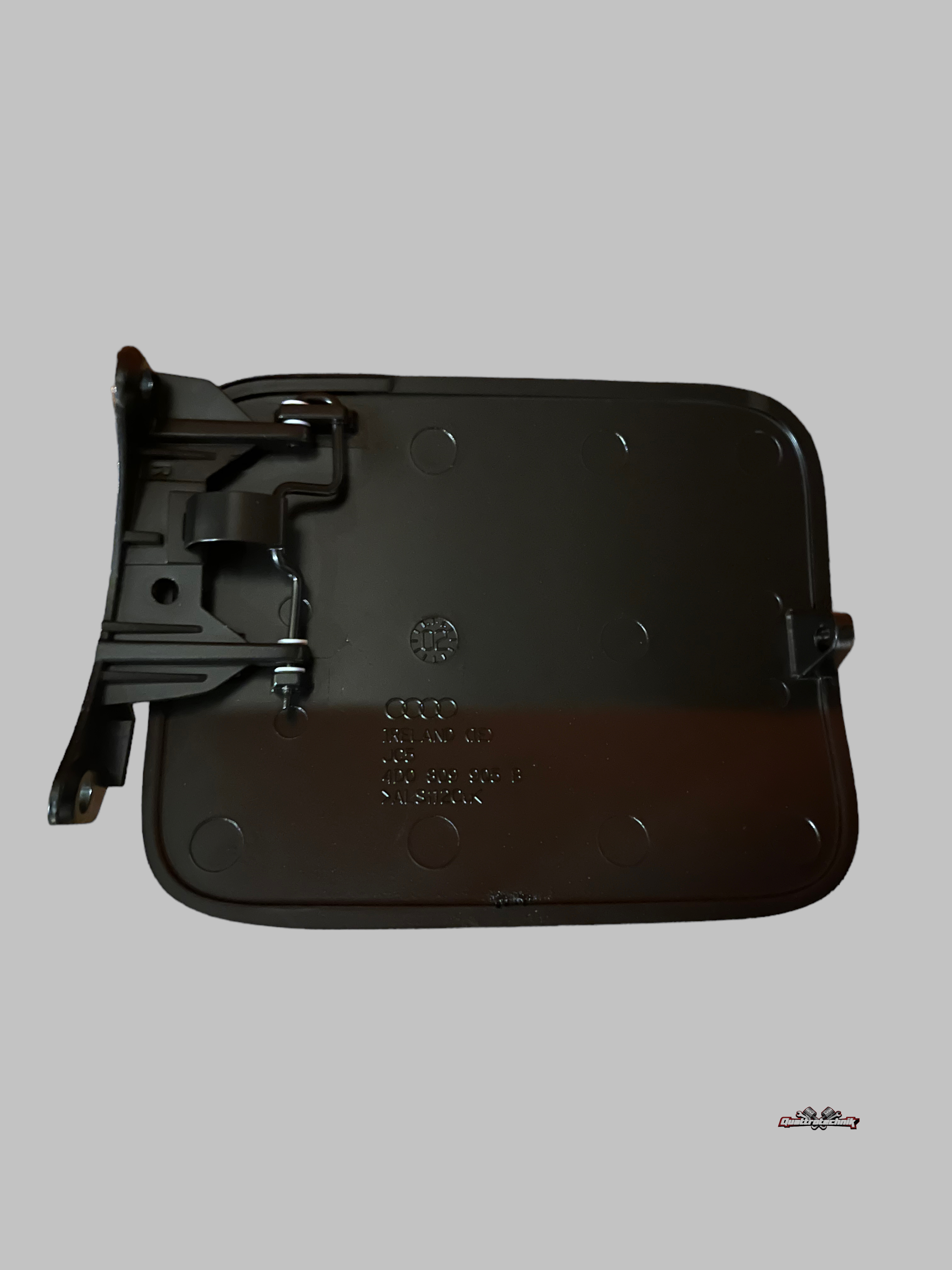 *NEU* Audi A8 S8 D2 4D Tankklappe Tank Tankdeckel Deckel 4D0809905B grundiert