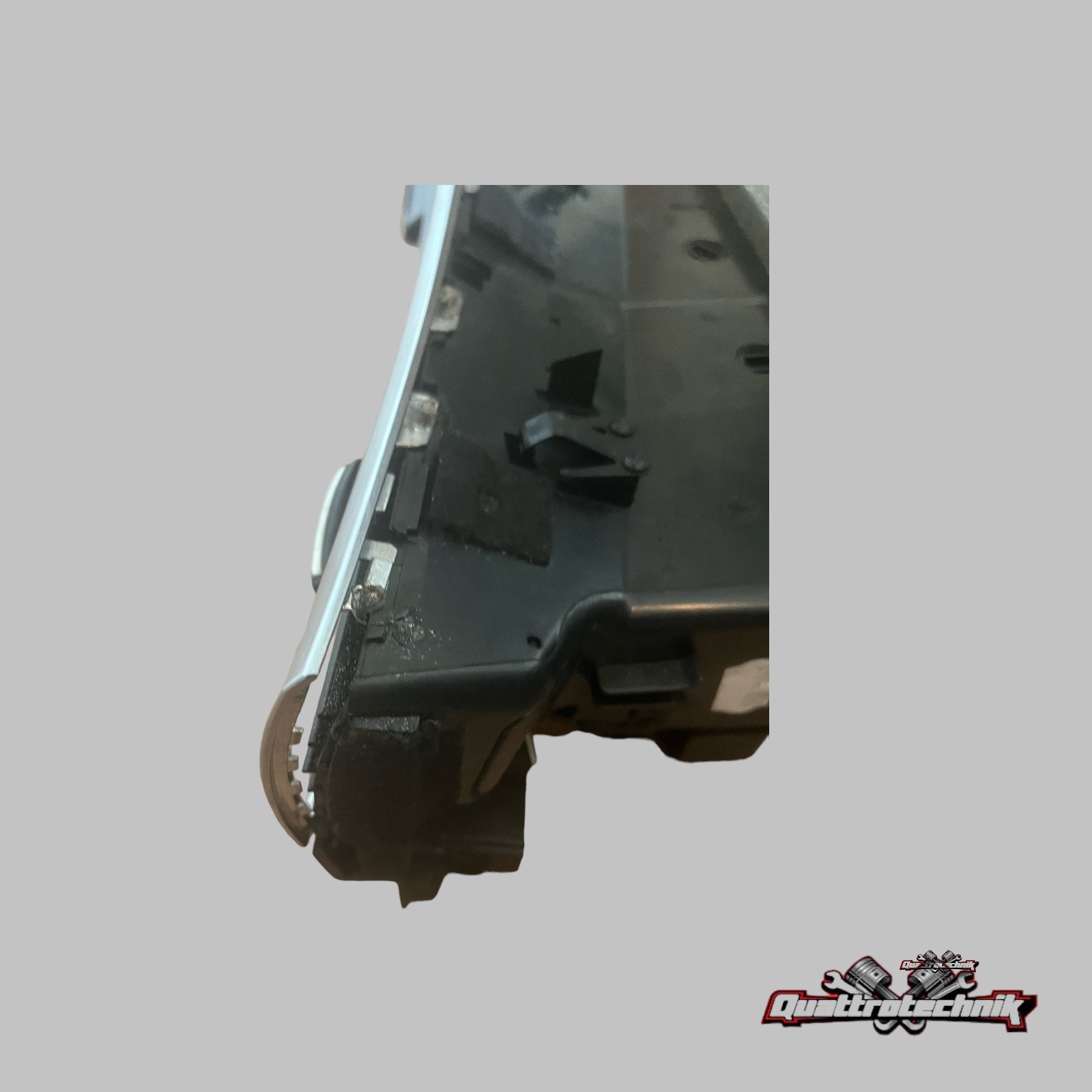 Audi A6 S6 RS6 4F C6 Luftdüse vorn mitte 4F1820951F Frischluftausströmer Chrome