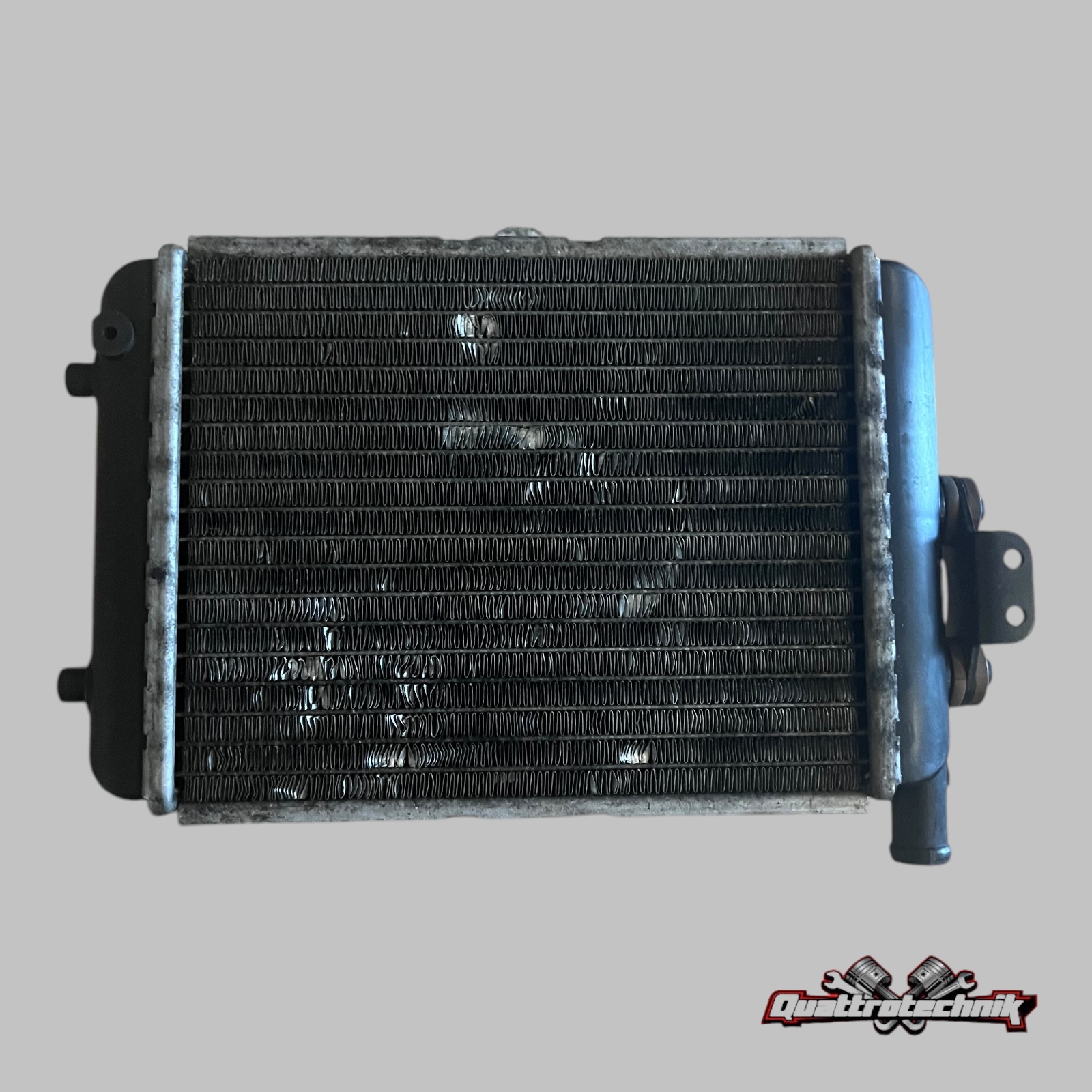 Audi RS6 4F 5.0 Zusatzkühler Kühlmittelkühler rechts 4F0121212J