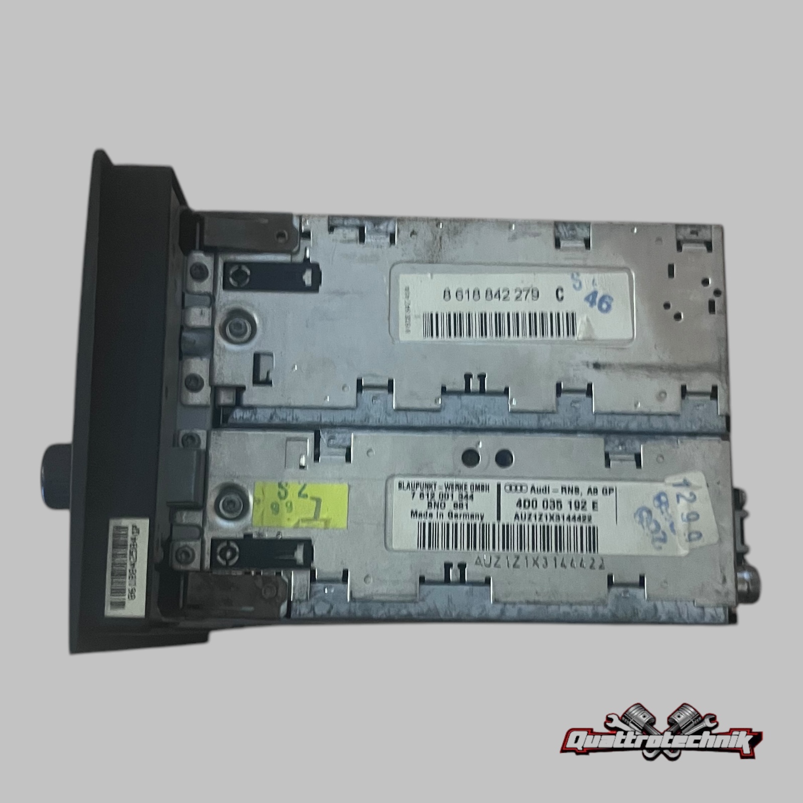 Audi A8 S8 W12 D2 Navigationssystem Radio Navi 4D0035192E ab 99 mit Code