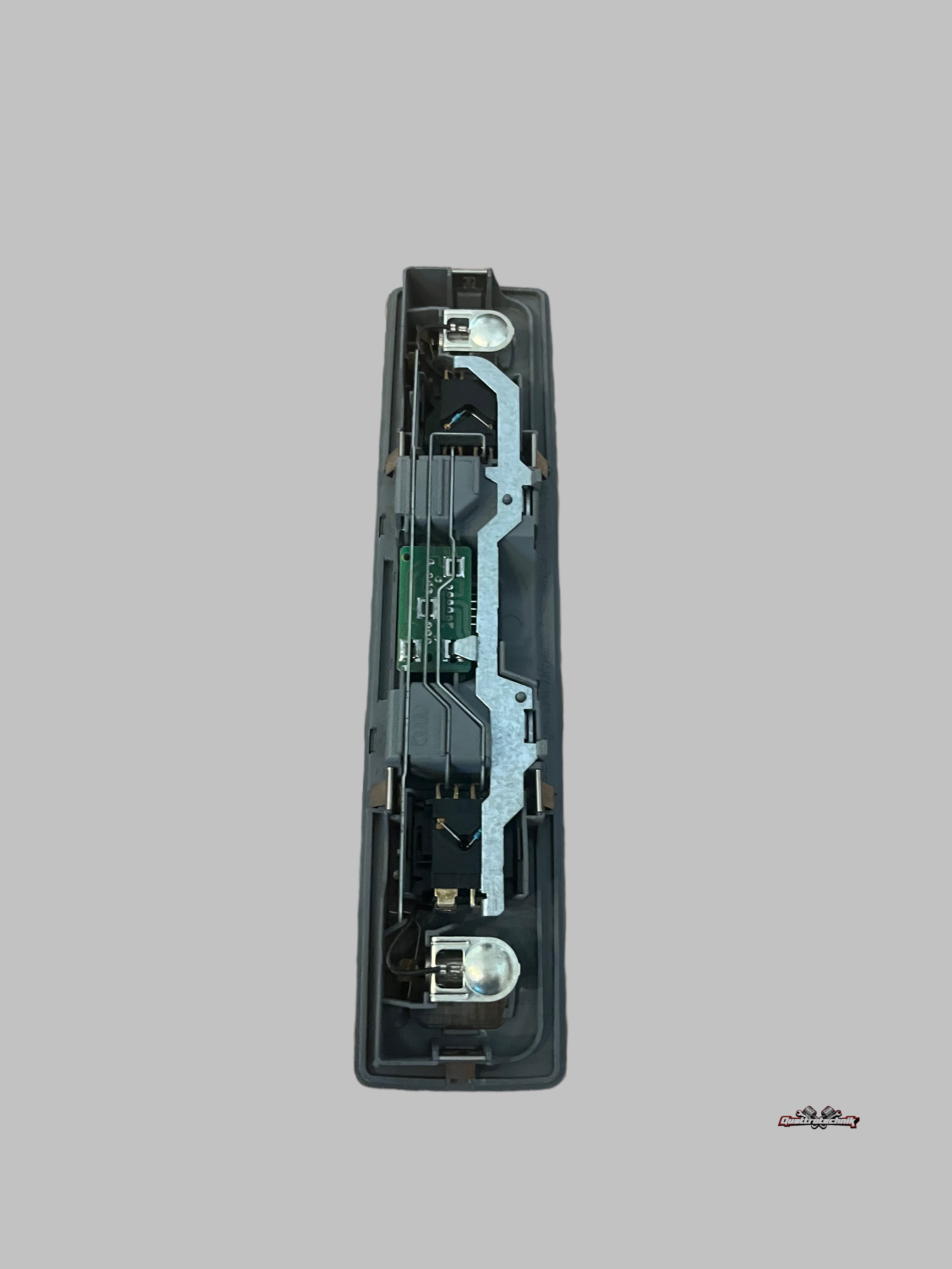 Audi A8 D2 A6 4B Innenraumleuchte 4B0947111 Innenleuchte hinten Dunkelgrau Swing